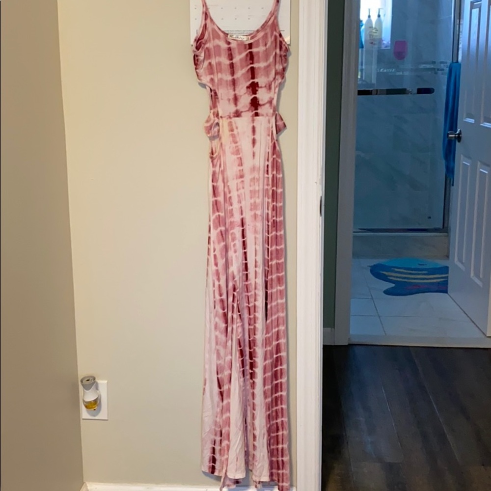 Dress tie die